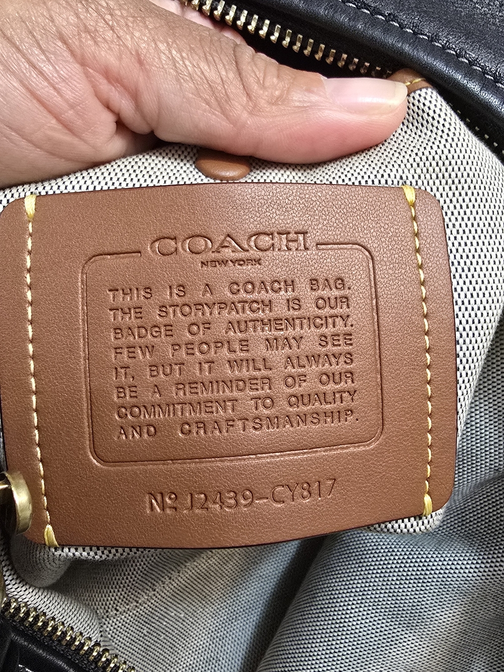 Coach JULIET 38 Black Leather Shoulder Bag - Classic Hobo Style - Picture 4 of 5